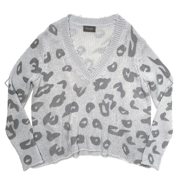 WOODEN SHIPS Distressed Leopard Print V-Neck Sweater Grey Size‎ S/M Preppy Boho - Picture 1 of 10